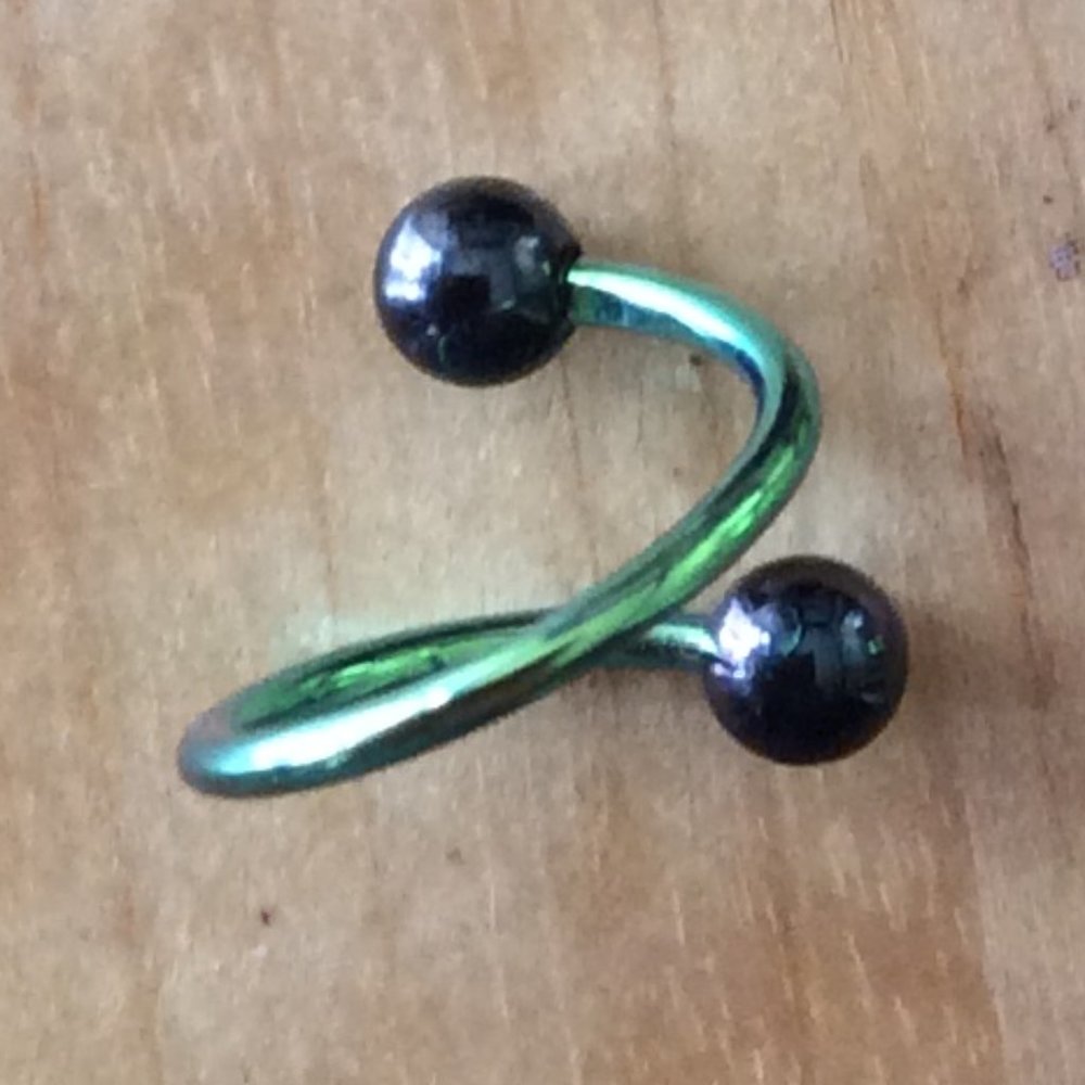 NWOT Green Body Jewelry (belly button ring?)